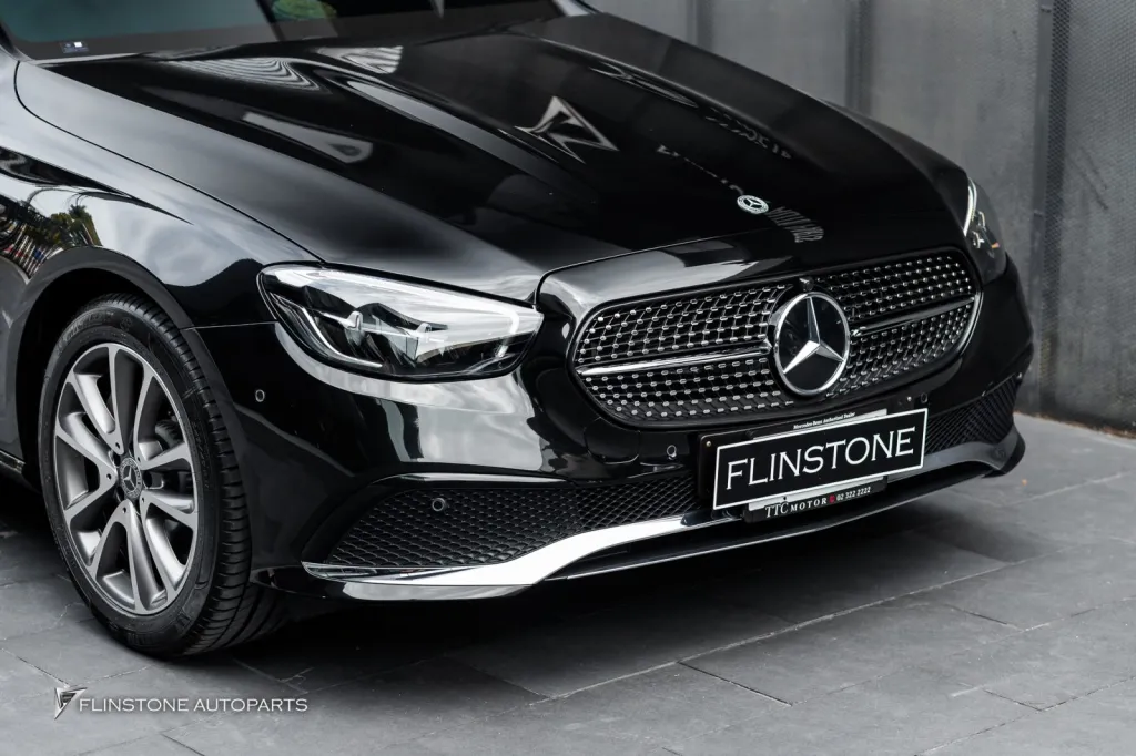 Mercedes Benz W213 กระจัง โลโก้ AMG