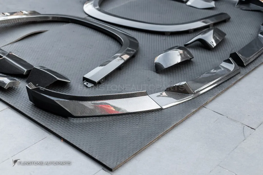 BMW XM พาร์ทคาร์บอนรอบคัน Larte Design