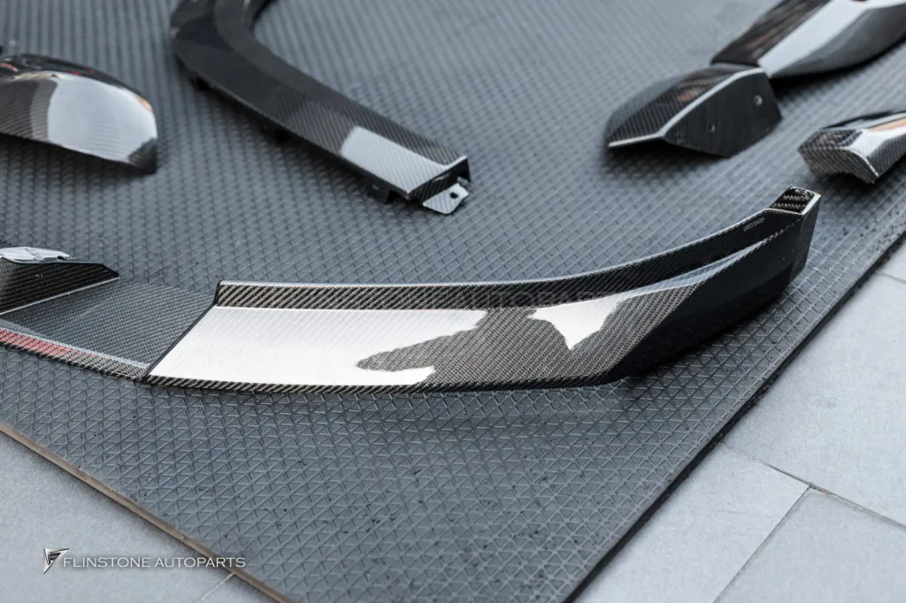 BMW XM พาร์ทคาร์บอนรอบคัน Larte Design