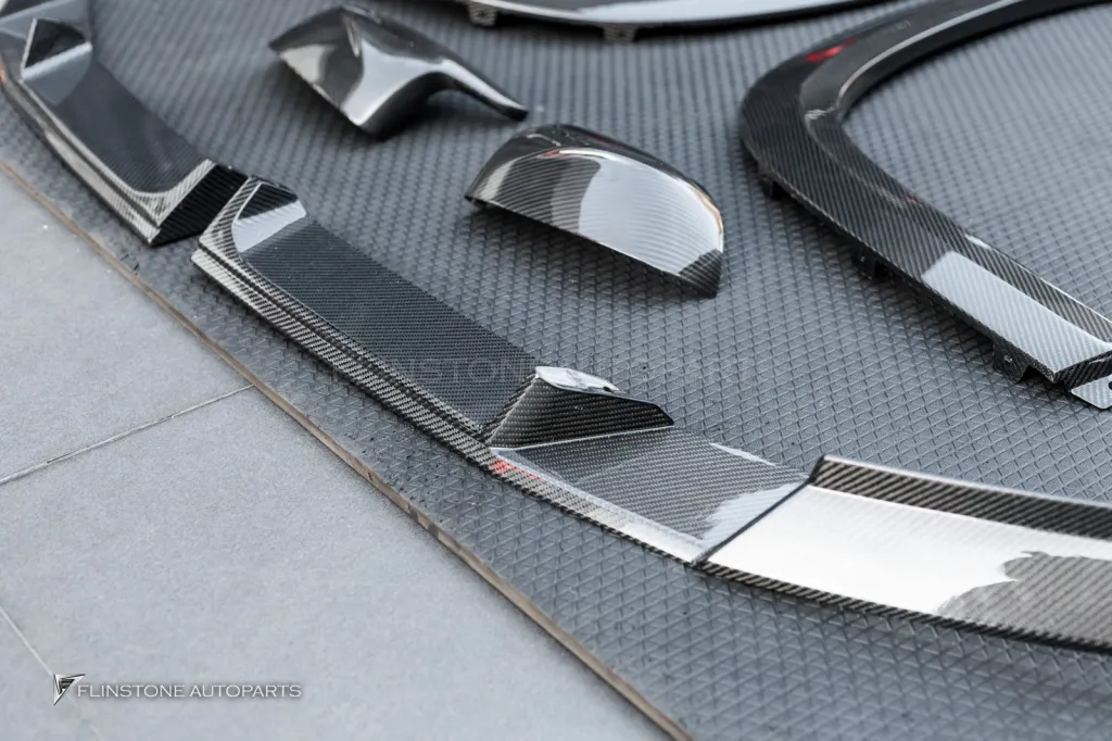 BMW XM พาร์ทคาร์บอนรอบคัน Larte Design