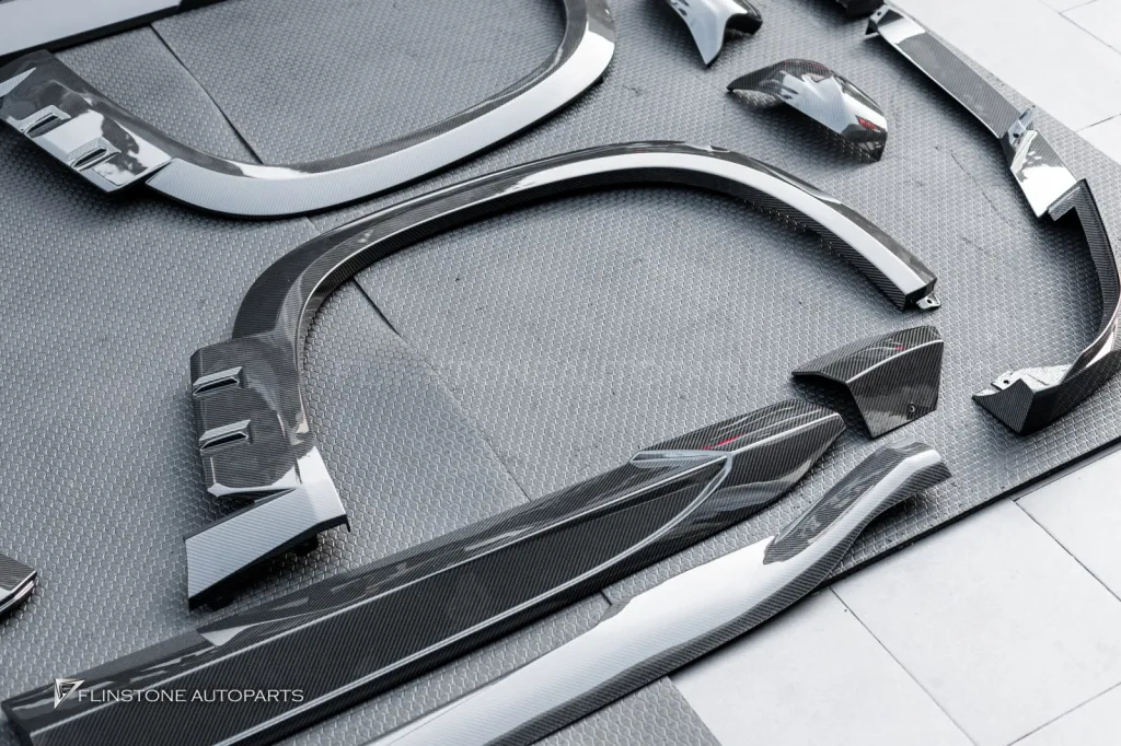 BMW XM พาร์ทคาร์บอนรอบคัน Larte Design