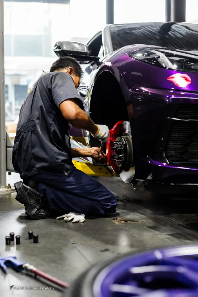 Corvette C8 เปลี่ยนผ้าเบรค