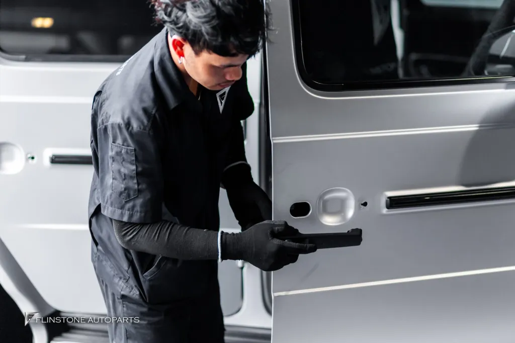 Mercedes Benz Gclass 滑动侧踏板电吸门 Keyless