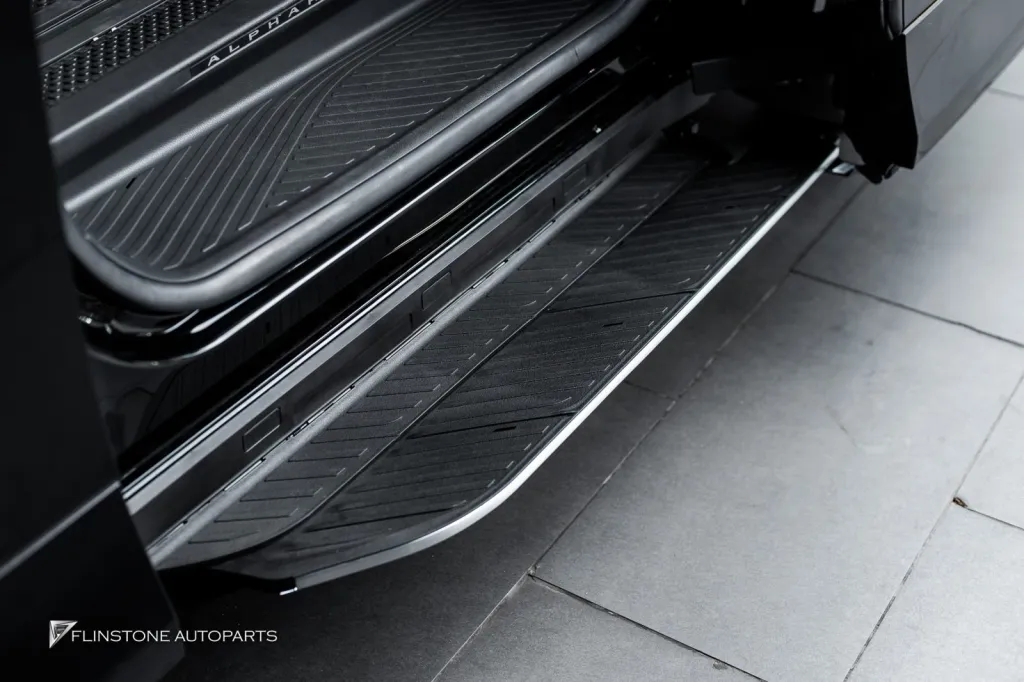 Toyota Alphard บันไดไฟฟ้า
