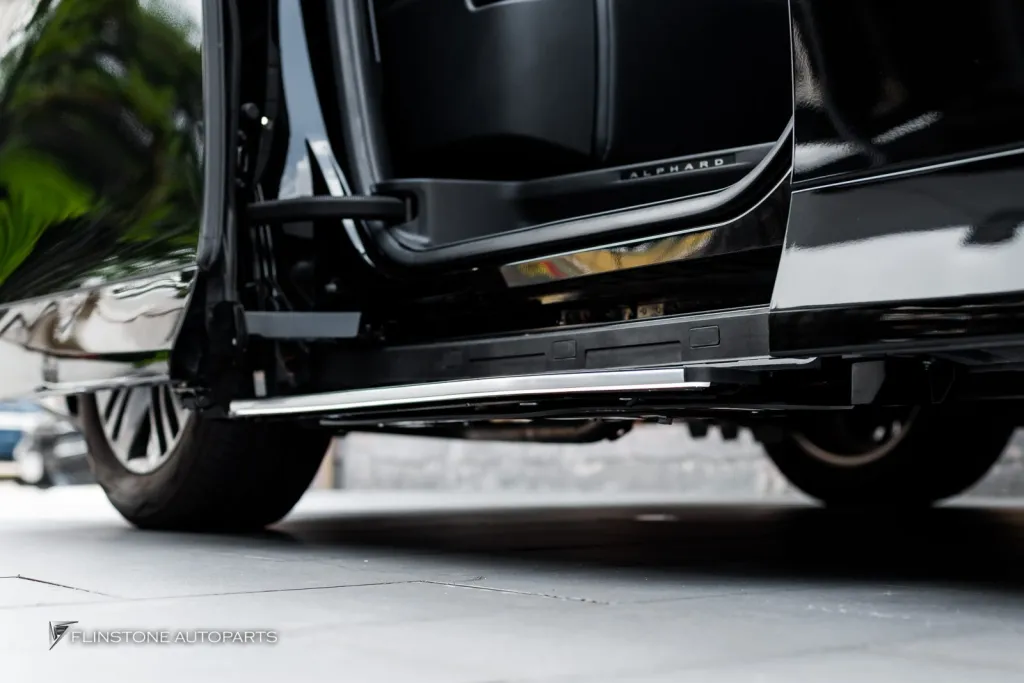Toyota Alphard บันไดไฟฟ้า