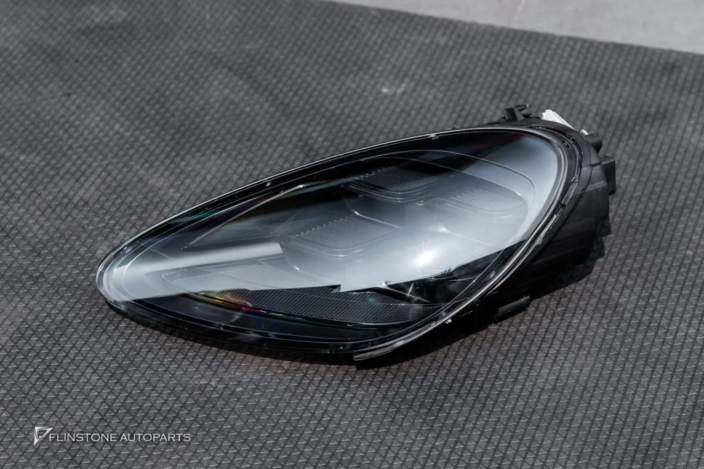 Porsche Cayenne ไฟหน้า