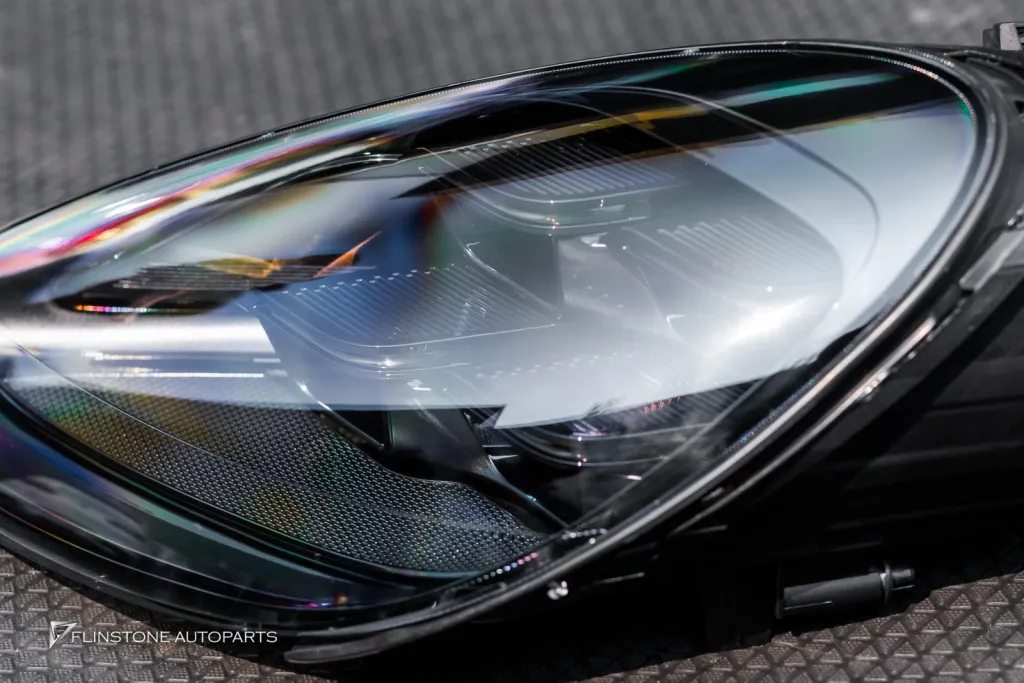 Porsche Cayenne ไฟหน้า
