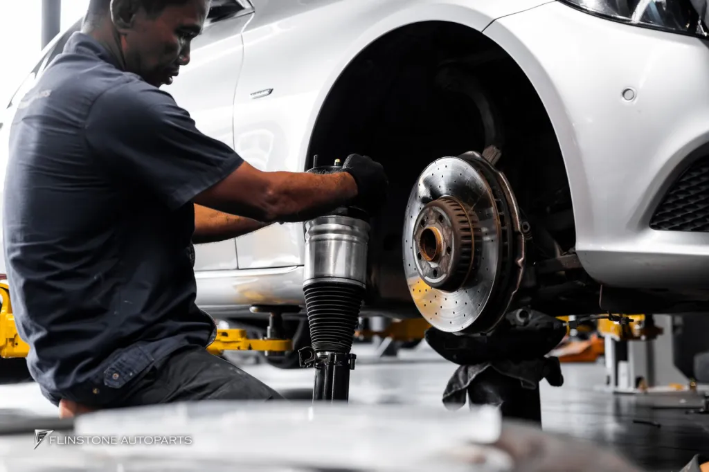 Mercedes Benz C-class โช้คถุงลมหน้า