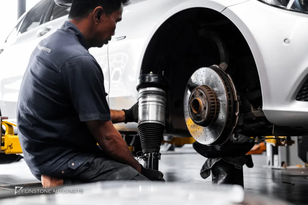Mercedes Benz C-class โช้คถุงลมหน้า
