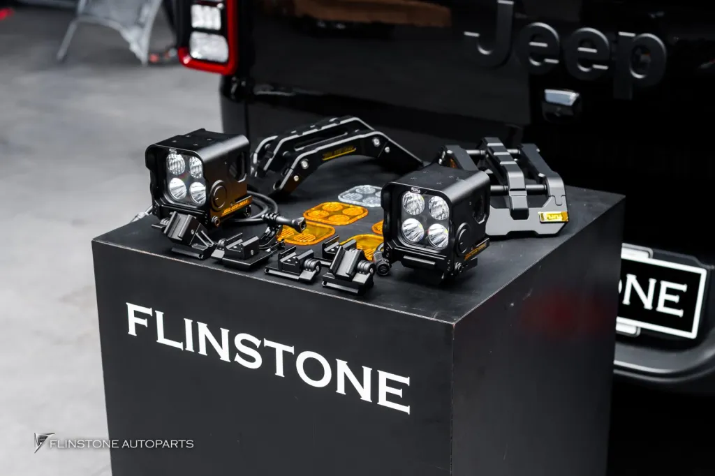 Jeep Rubicon ไฟสปอร์ตไลท์