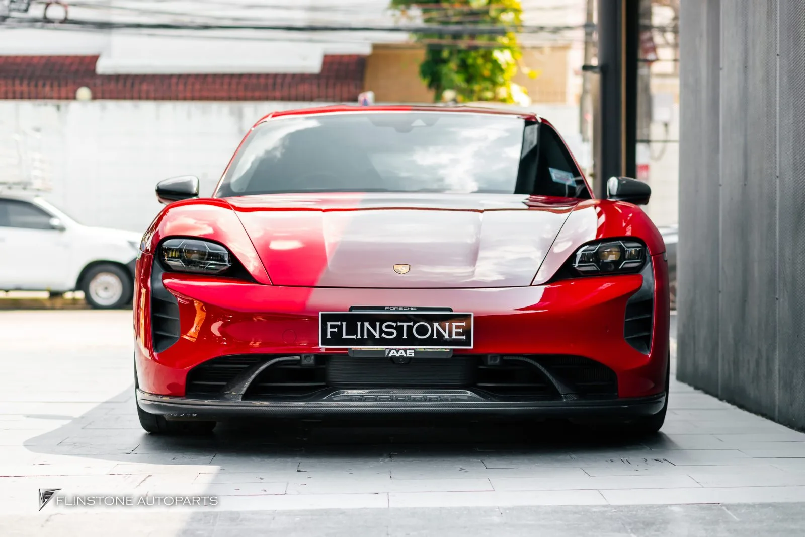 Porsche Taycan กระจก