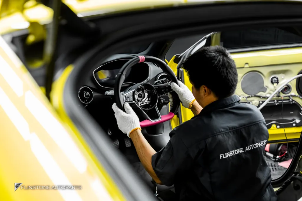 Audi TT ภายในชมพู