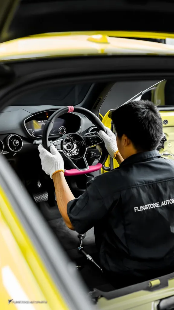 Audi TT ภายในชมพู