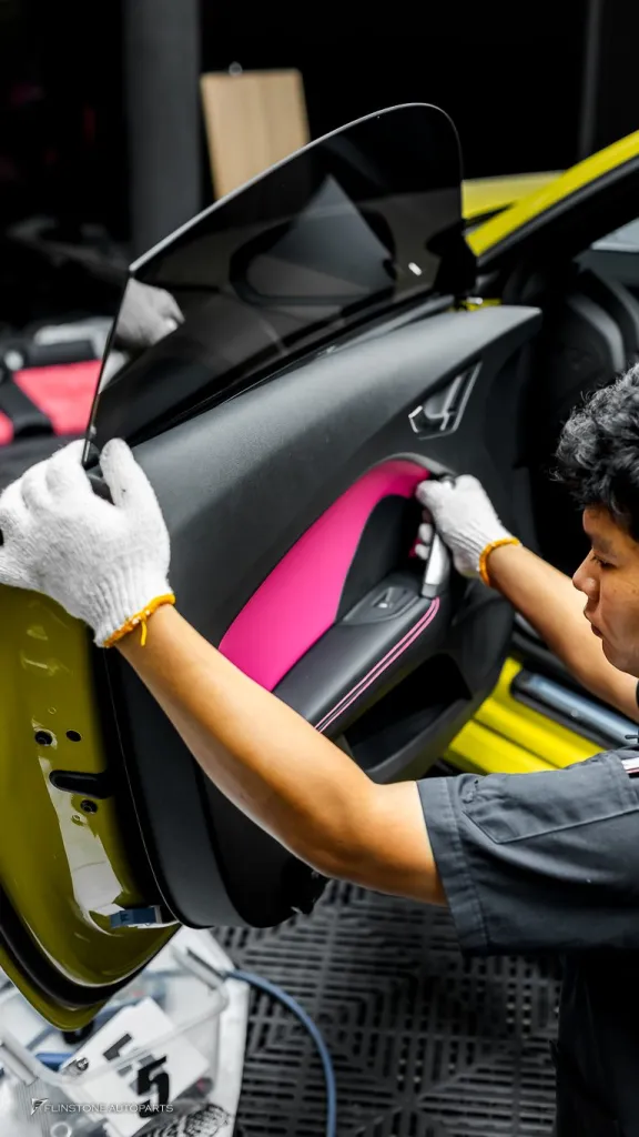 Audi TT ภายในชมพู