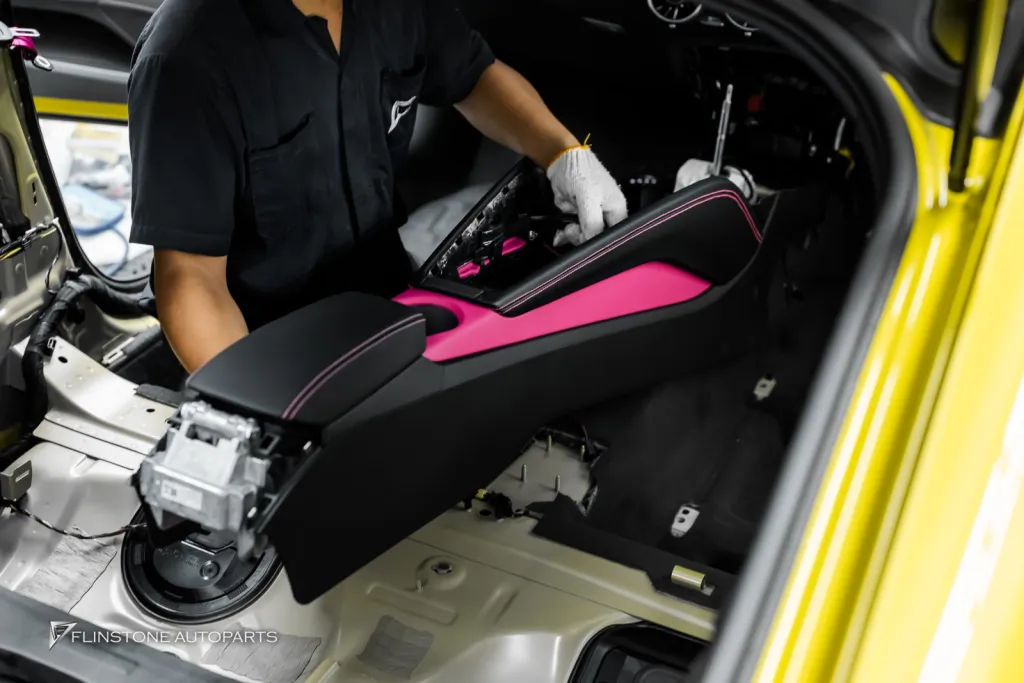 Audi TT ภายในชมพู