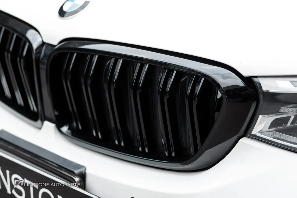 BMW G30 กรอบป้าย