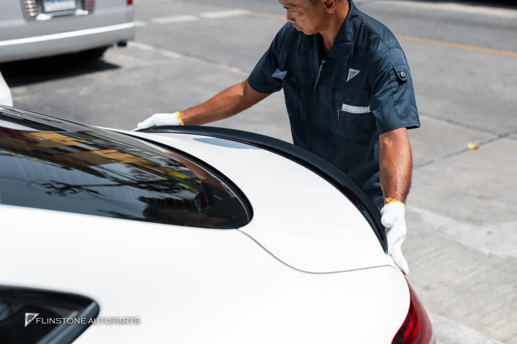 Mercedes Benz C205 สปอยเลอร์