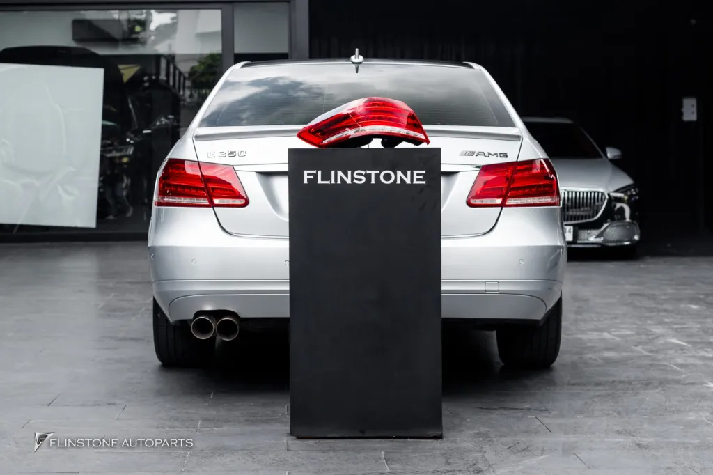 Mercedes Benz ไฟท้าย