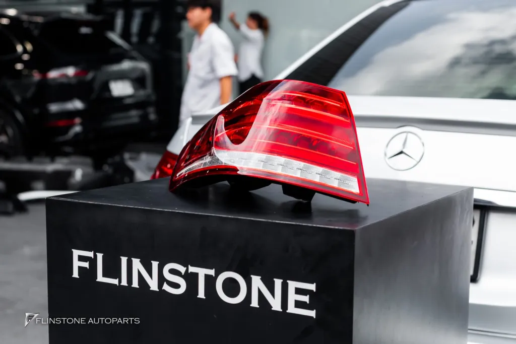 Mercedes Benz ไฟท้าย