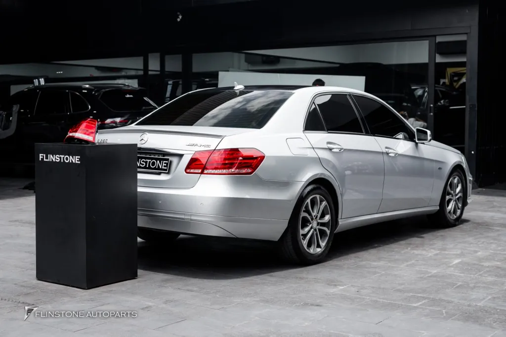 Mercedes Benz ไฟท้าย
