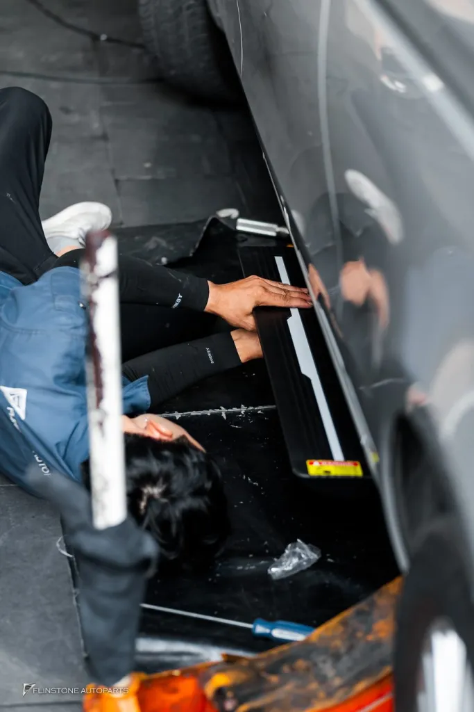 Mercedes Benz Vito บันไดไฟฟ้า