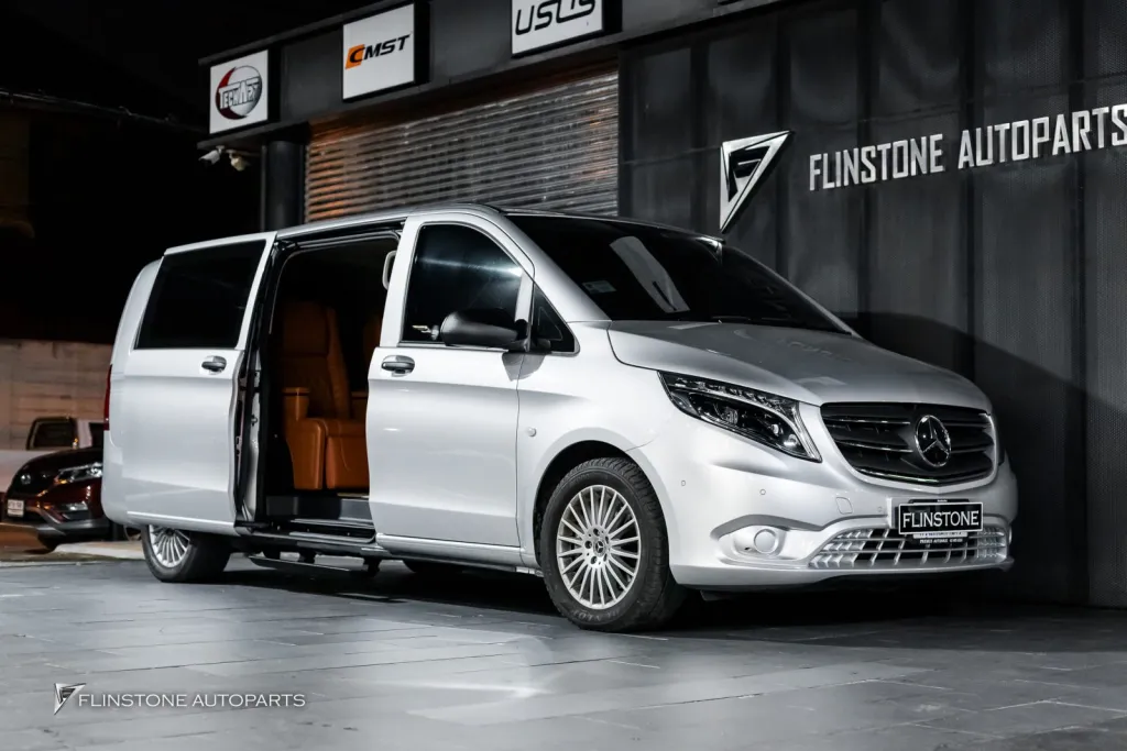Mercedes Benz Vito บันไดไฟฟ้า