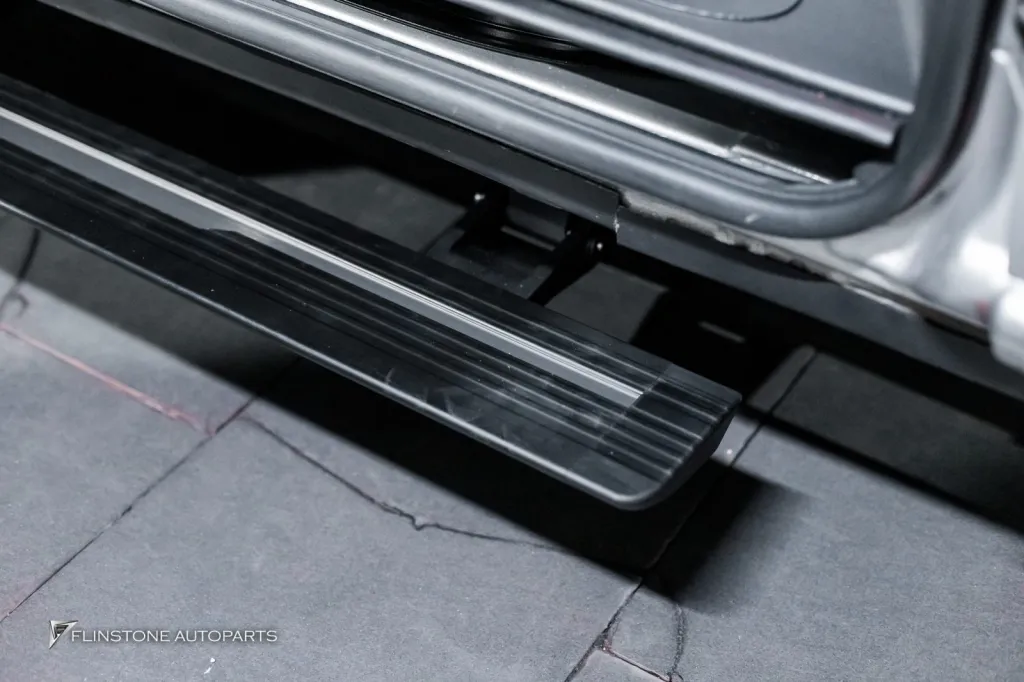 Mercedes Benz Vito บันไดไฟฟ้า