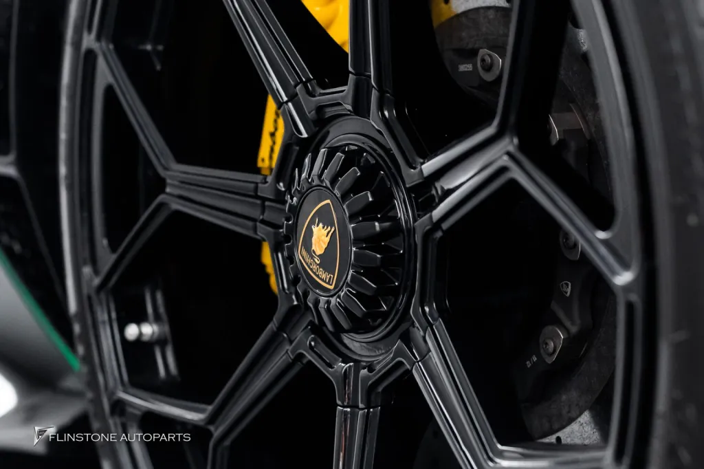 Lamborghini Aventador ฝาล้อ
