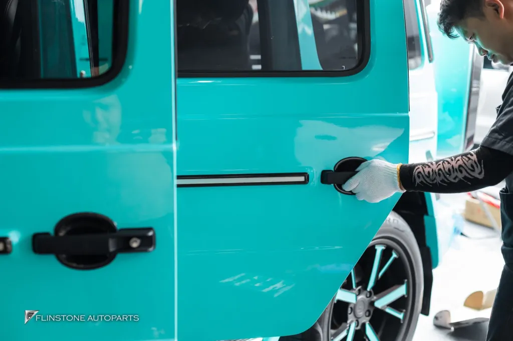 Mercedes Benz Gclass Tiffany blue Keyless