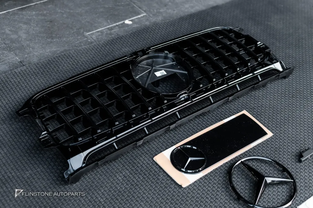 Mercedes Benz Gclass โลโก้ Night Package