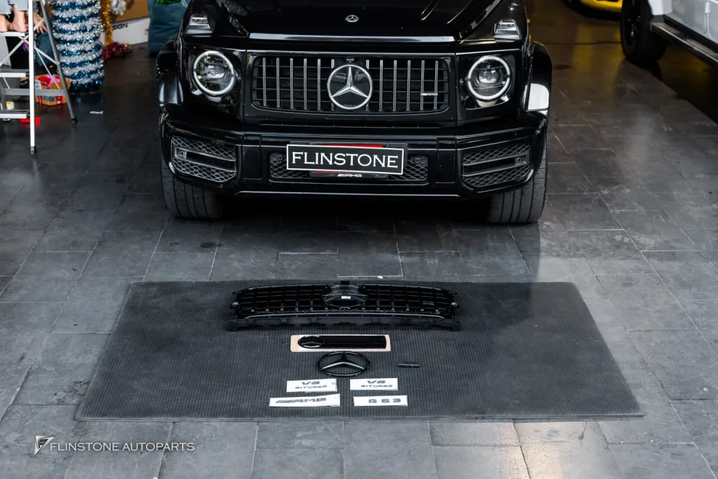 Mercedes Benz Gclass โลโก้ Night Package
