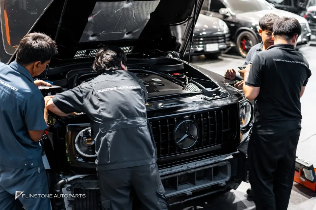 Mercedes Benz Gclass โลโก้ Night Package
