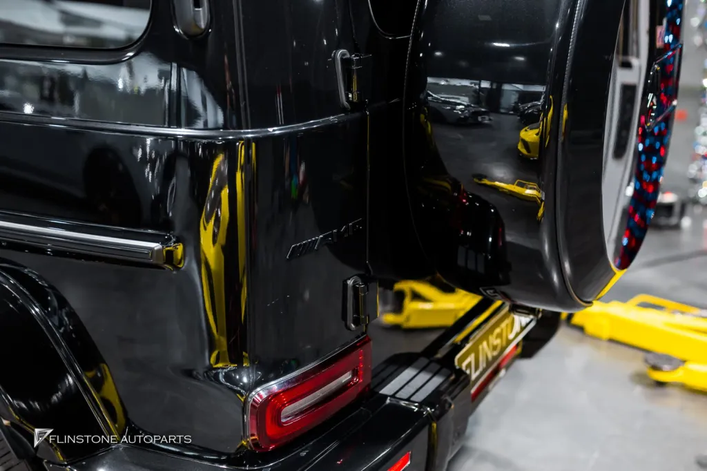 Mercedes Benz Gclass โลโก้ Night Package