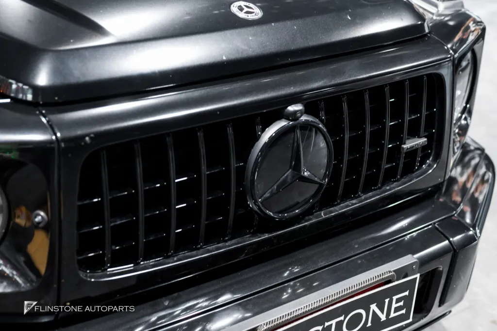 Mercedes Benz Gclass โลโก้ Night Package