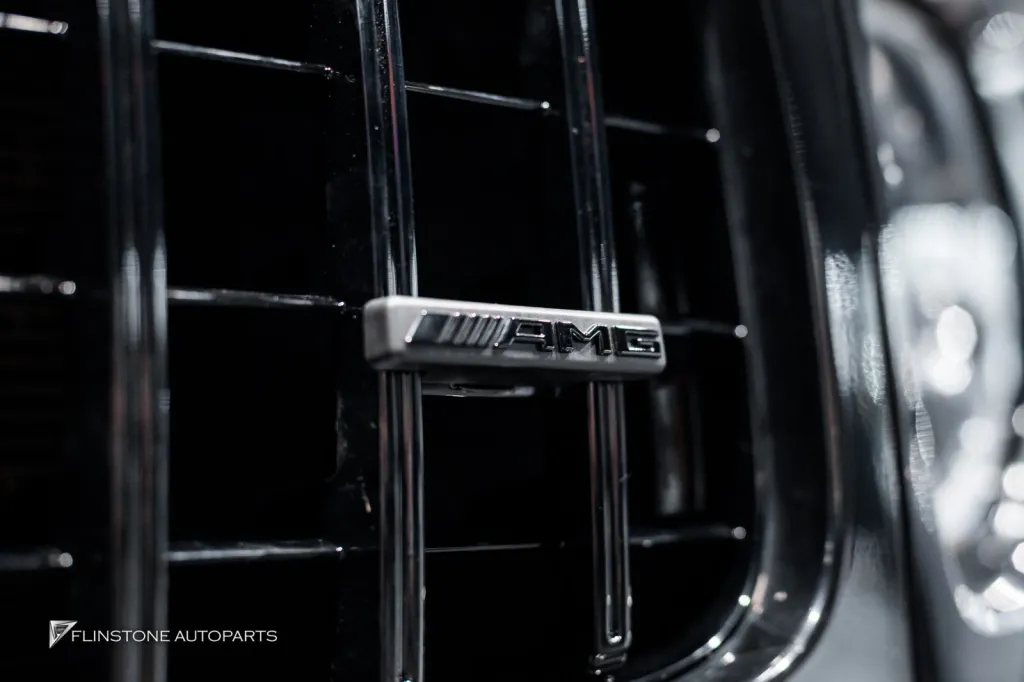 Mercedes Benz Gclass โลโก้ Night Package