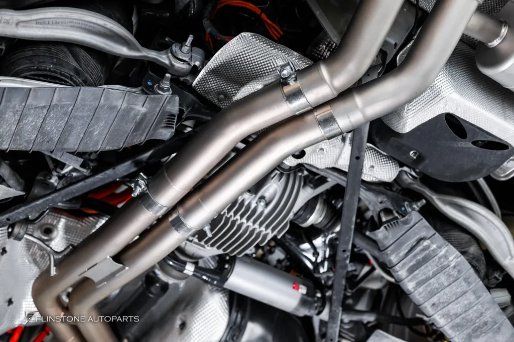 Porsche Cayenne Turbo ท่อ Usus