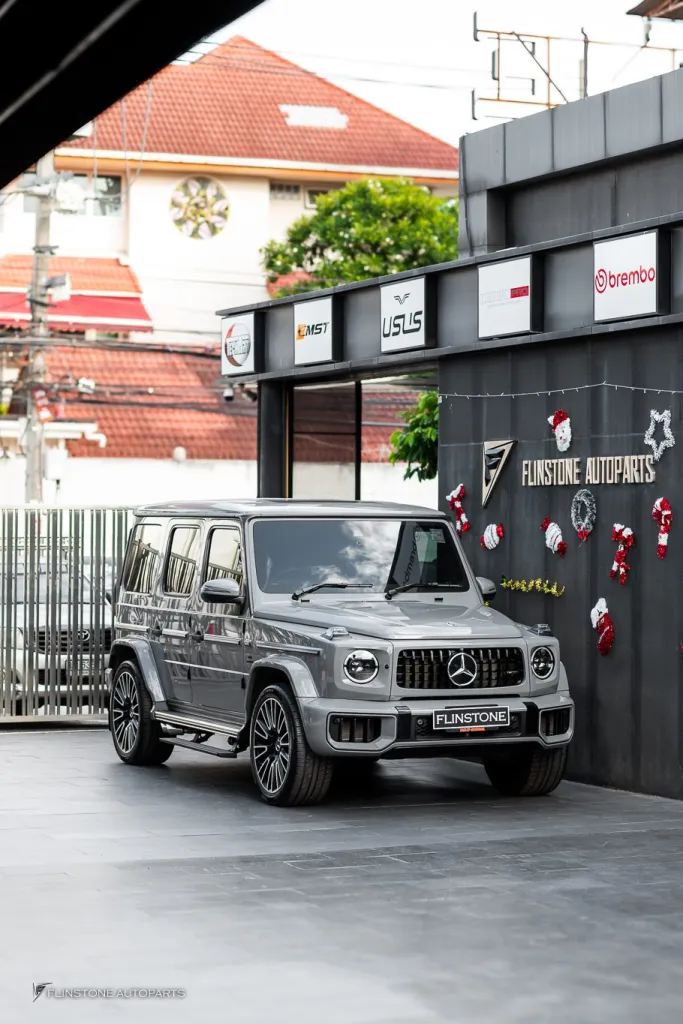 Mercedes Benz Gclass G63 to facelift Brakes Exhaust Pipe Wheels