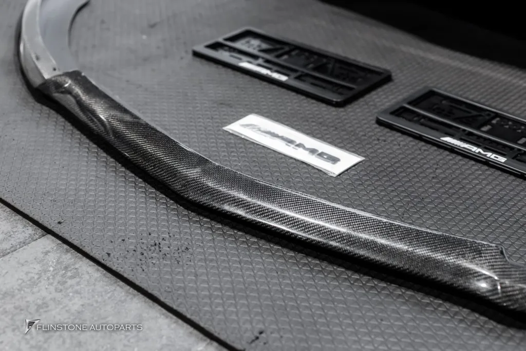 Mercedes Benz Cla 前唇车牌框车标 Amg 黑色