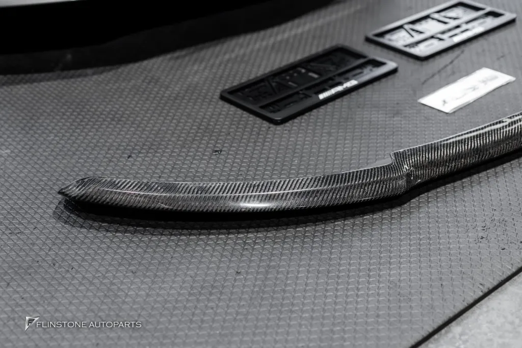 Mercedes Benz Cla 前唇车牌框车标 Amg 黑色
