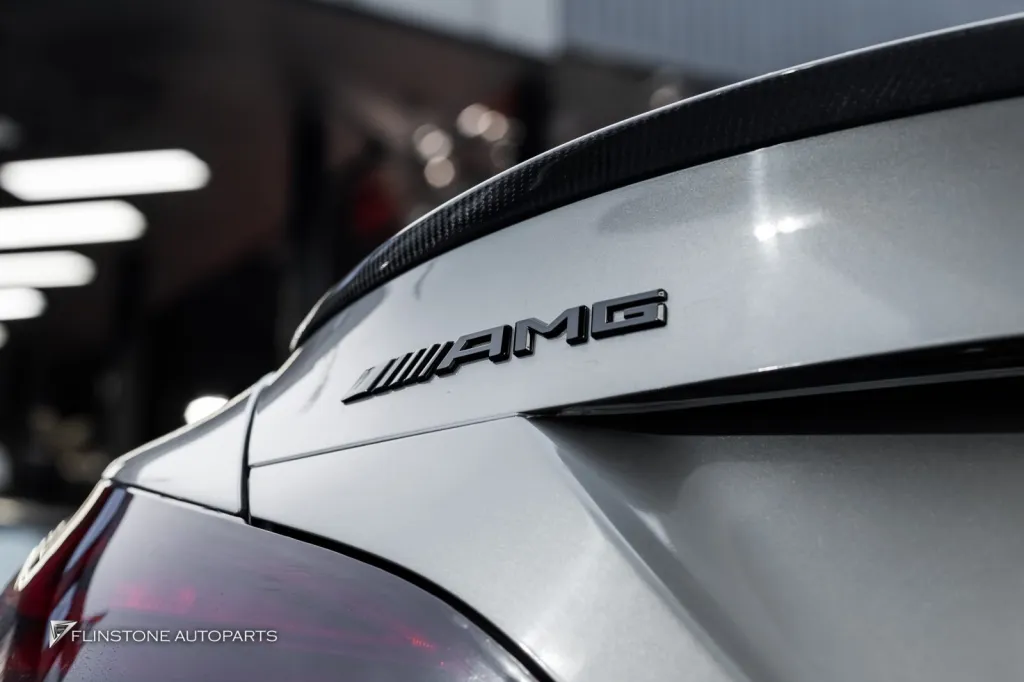 Mercedes Benz Cla 前唇车牌框车标 Amg 黑色