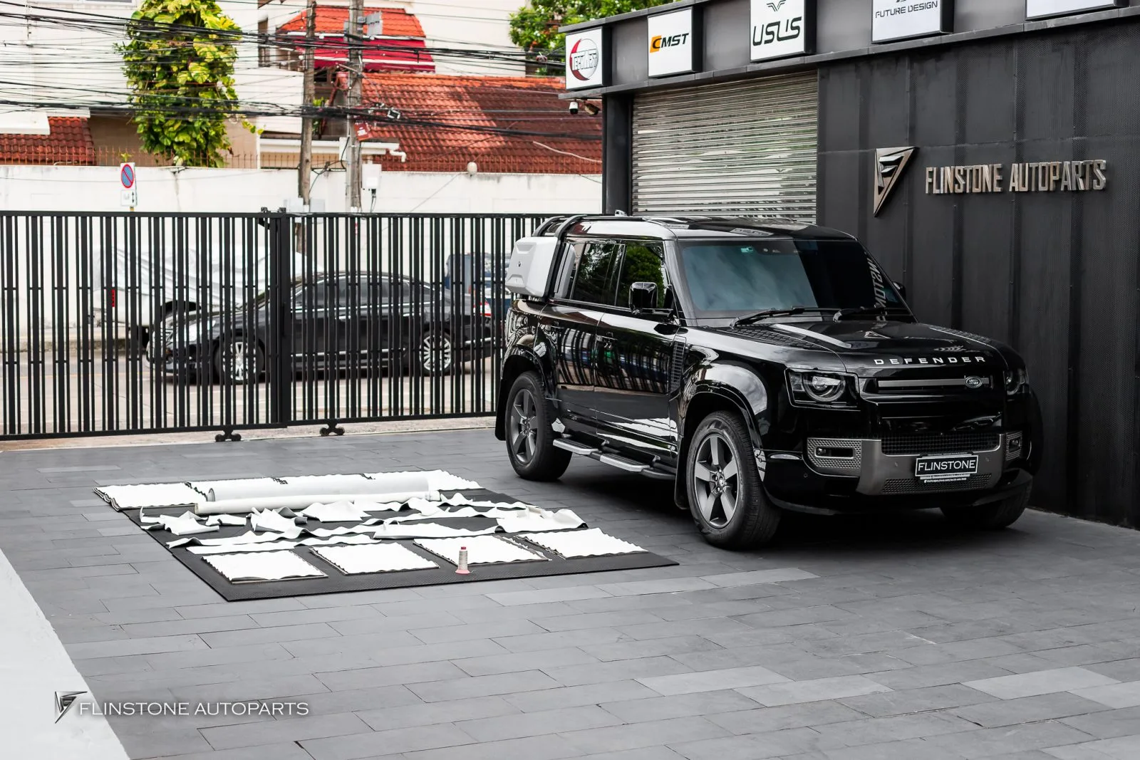 Range Rover Defender ภายในขาว