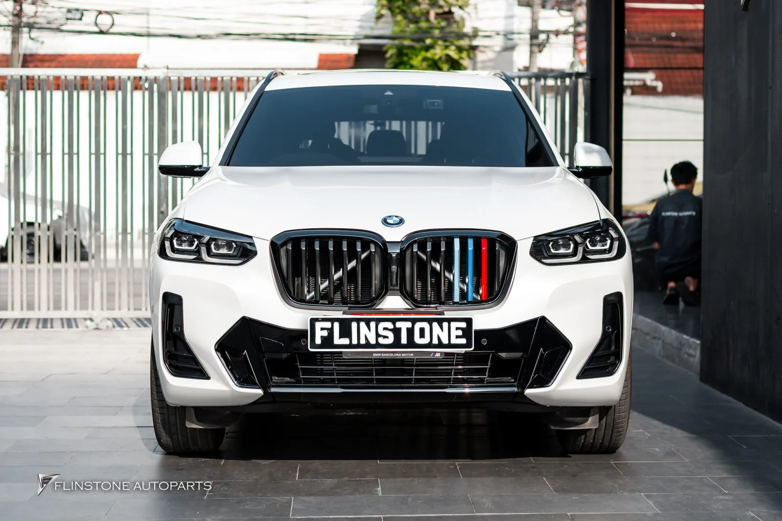 BMW X3 บันไดไฟฟ้า