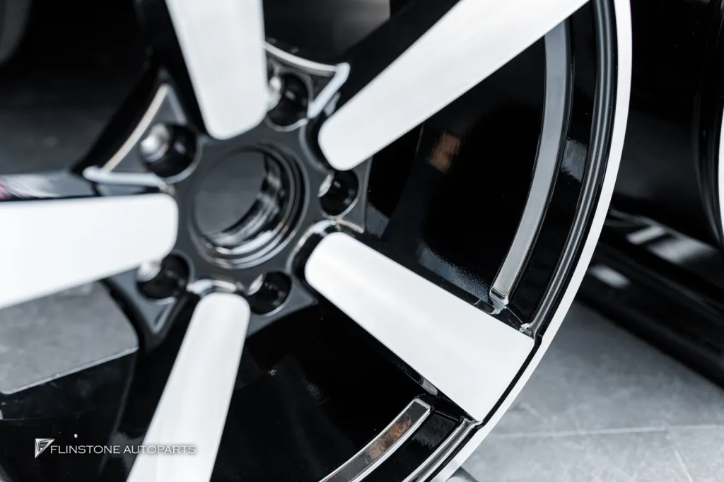 Porsche Panamera ล้อ