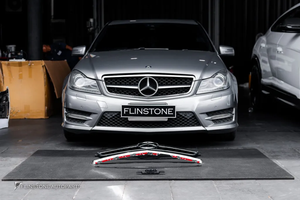 Mercedes Benz W207 กระจัง