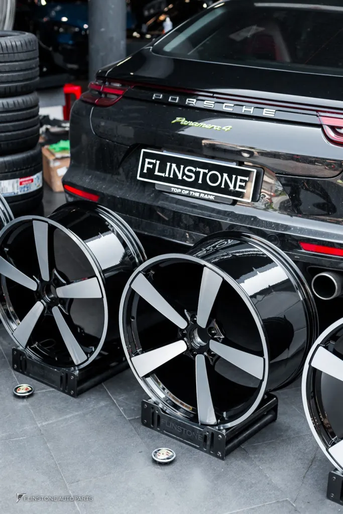 Porsche Panamera ล้อ