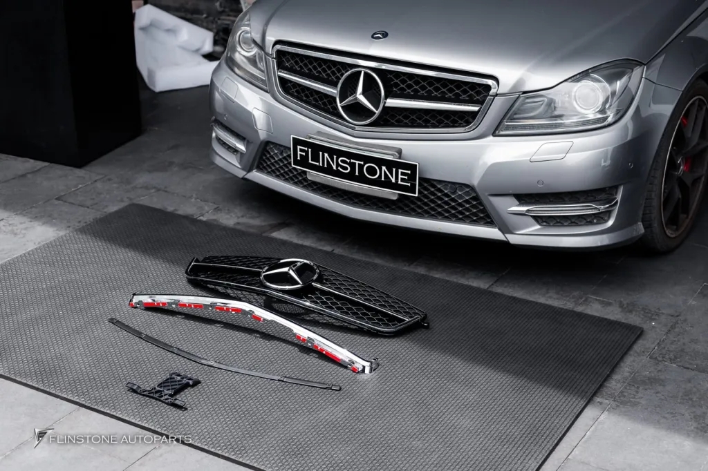 Mercedes Benz W207 กระจัง