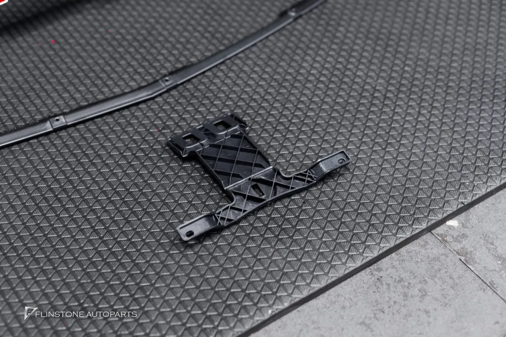 Mercedes Benz W207 กระจัง