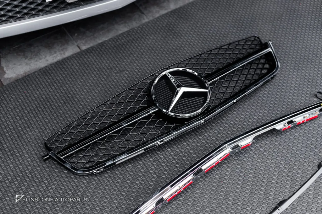 Mercedes Benz W207 กระจัง