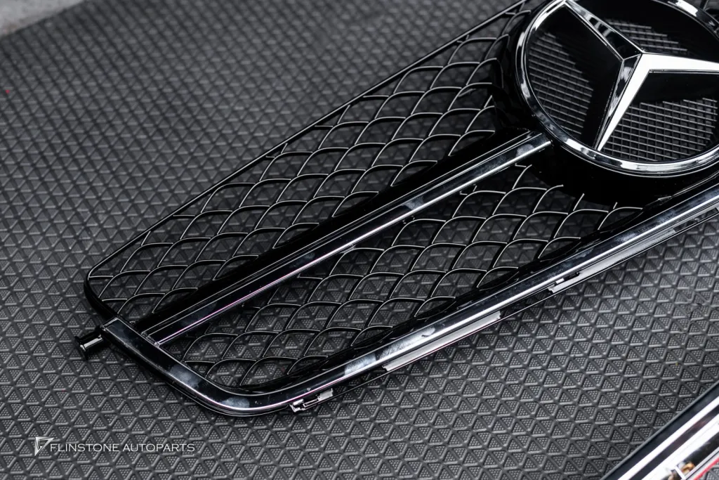 Mercedes Benz W207 กระจัง