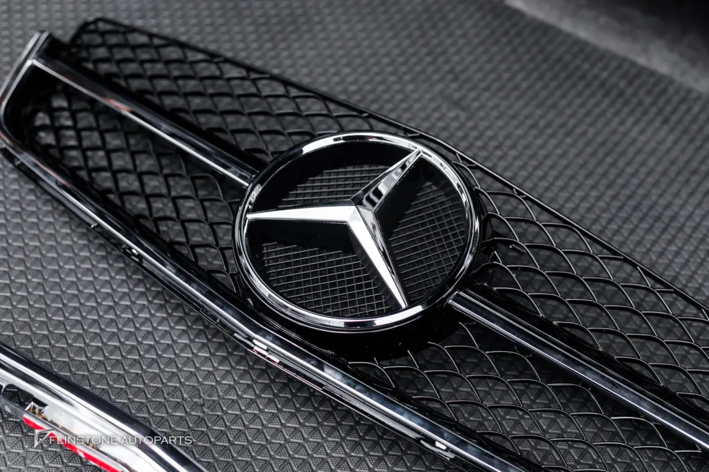 Mercedes Benz W207 กระจัง